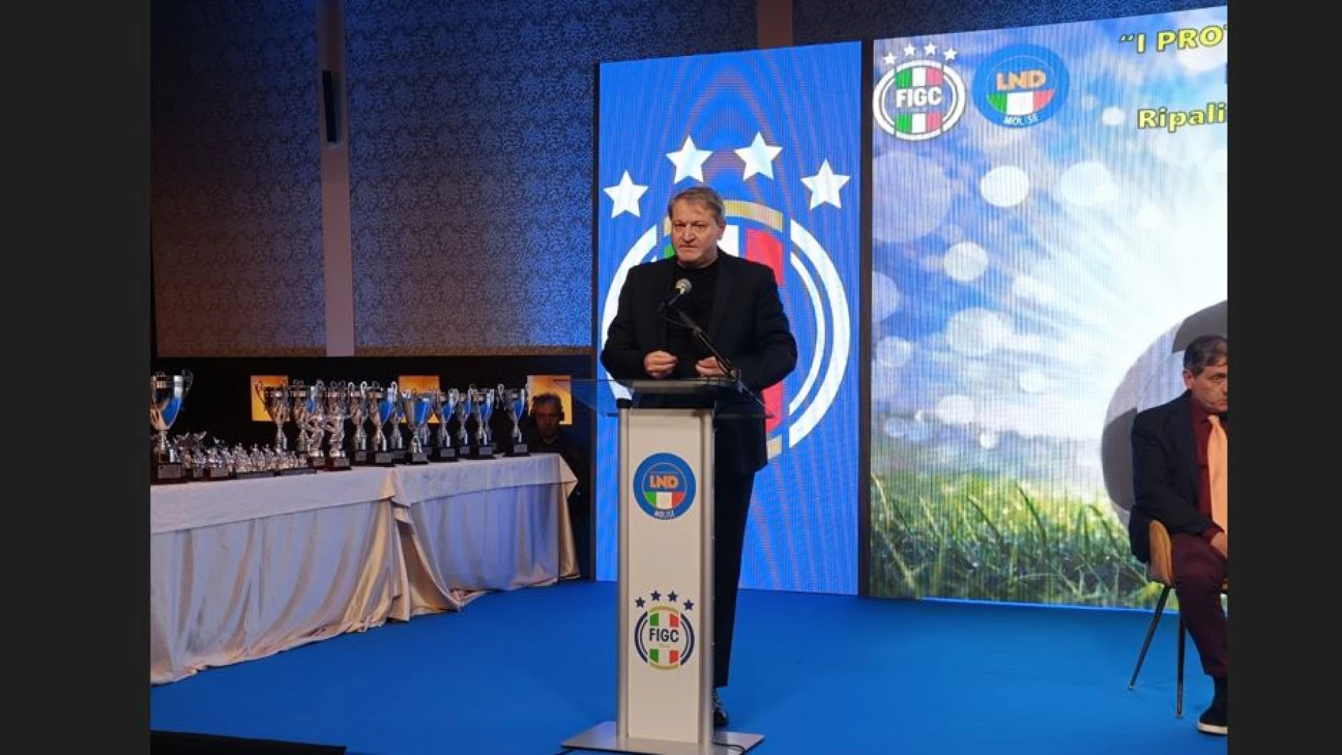 Il Presidente Francesco Roberti all’evento “I protagonisti del calcio molisano”. Annunciato l’avviso pubblico da 15 milioni di euro per l’impiantistica sportiva